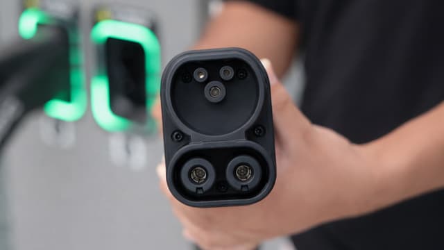 ACMobility Answers: How to charge your EV safely at ACMobility EV Charging Hubs? image